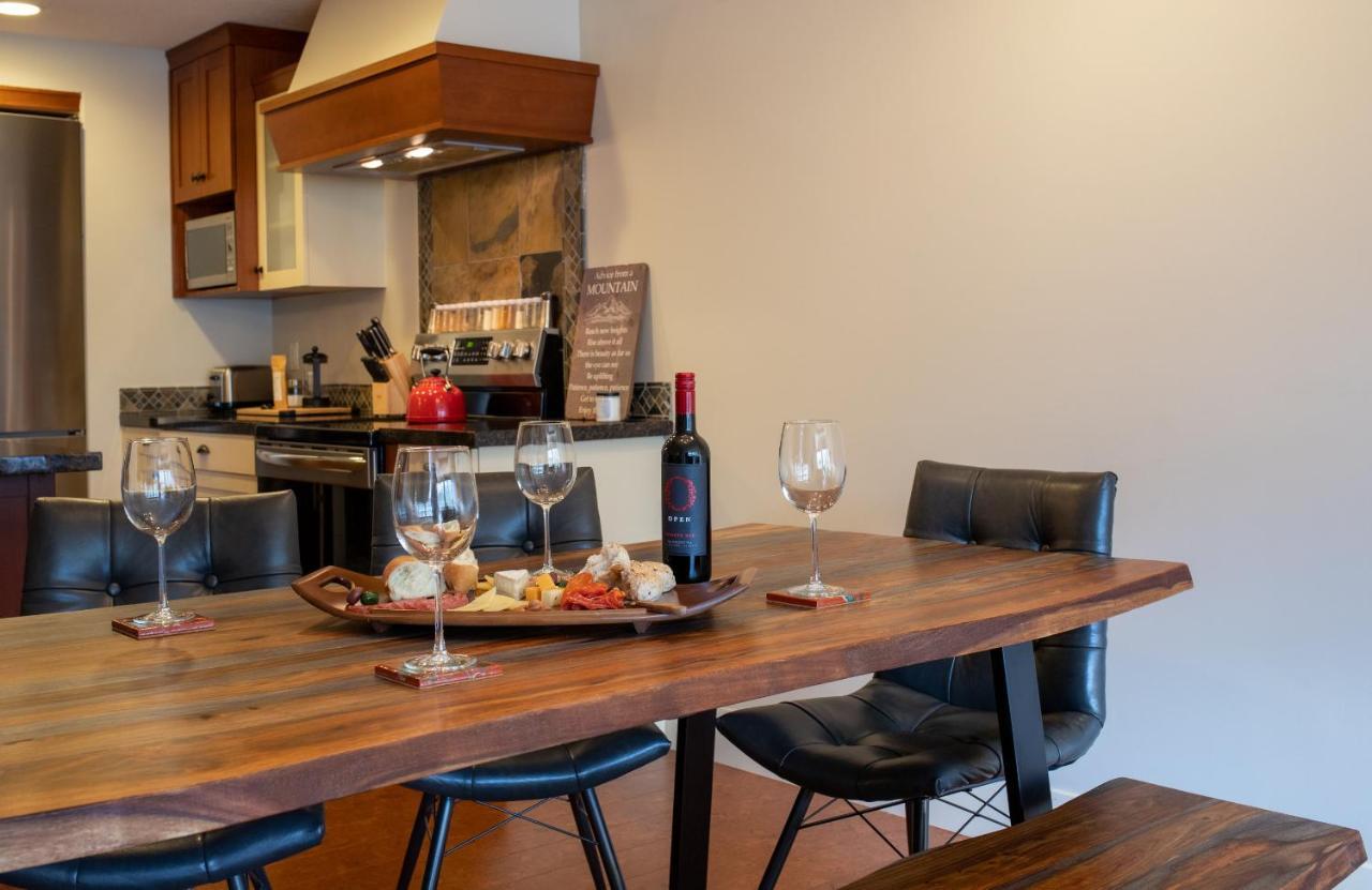 Misty Mountain- Premium 2 Bedroom Mountain View Canmore Luaran gambar